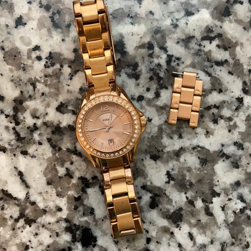 Fossil rose gold wristwatch